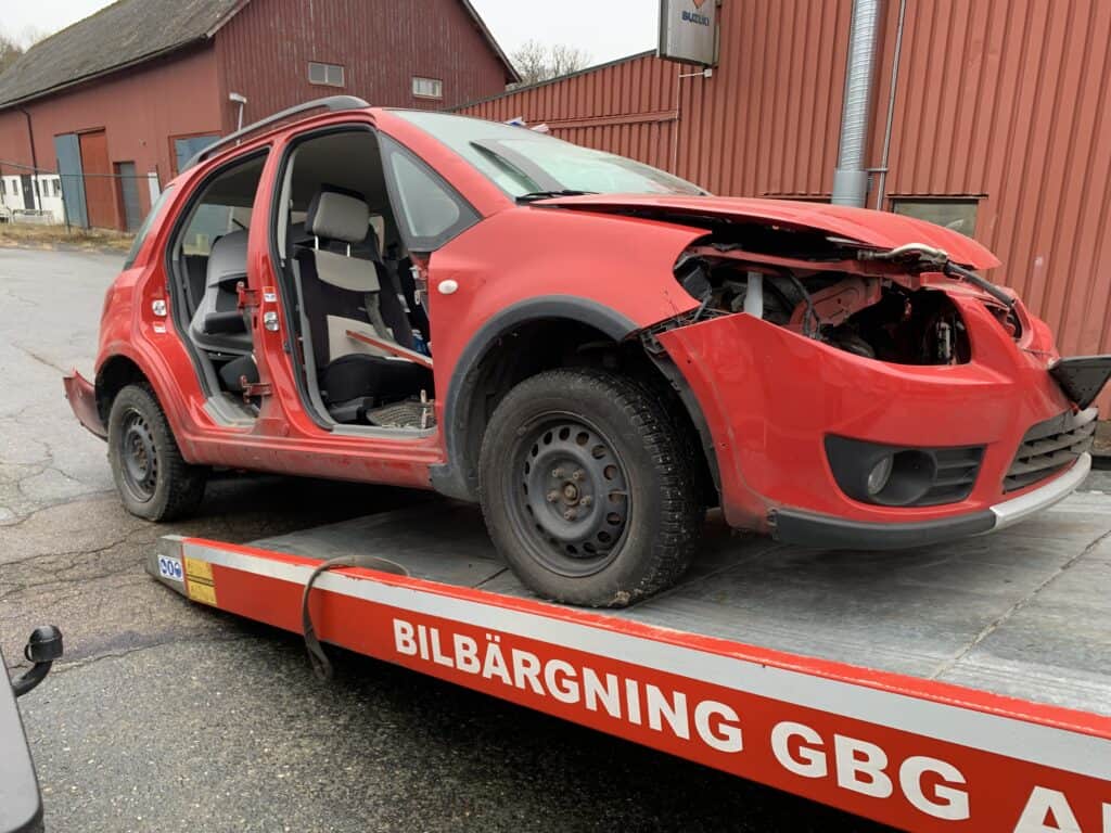 Skrota bilen på Orust Din guide till ansvarsfull skrotning med belöning